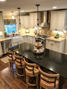 Modern Farmhouse Kitchen Decorate for Fall