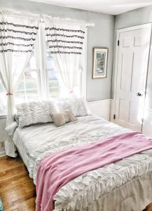 Black and White Guest Bedroom