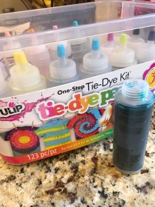 Host a Tie Dye Party with Kids #diy #crafts #summercraft