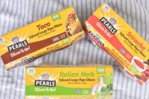Healthy Snack Box Ideas #onthegosnacks #makeaheadsnacks #healthysnacks#healthyeating