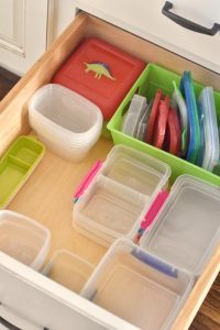 Pick one shape style for your Tupperware to eliminate clutter #kitchenorganization #organizationtips #decluttering 