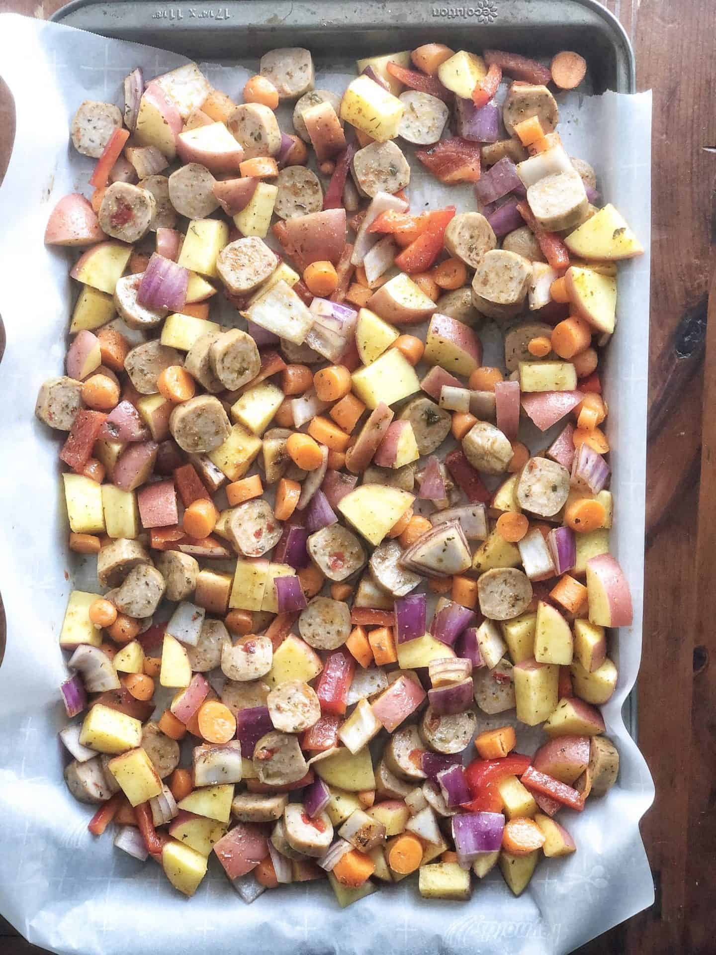 Cajun Style Sausage, Potato and Veggies Sheet Pan Dinner #easy #chicken #sheetpanrecipes