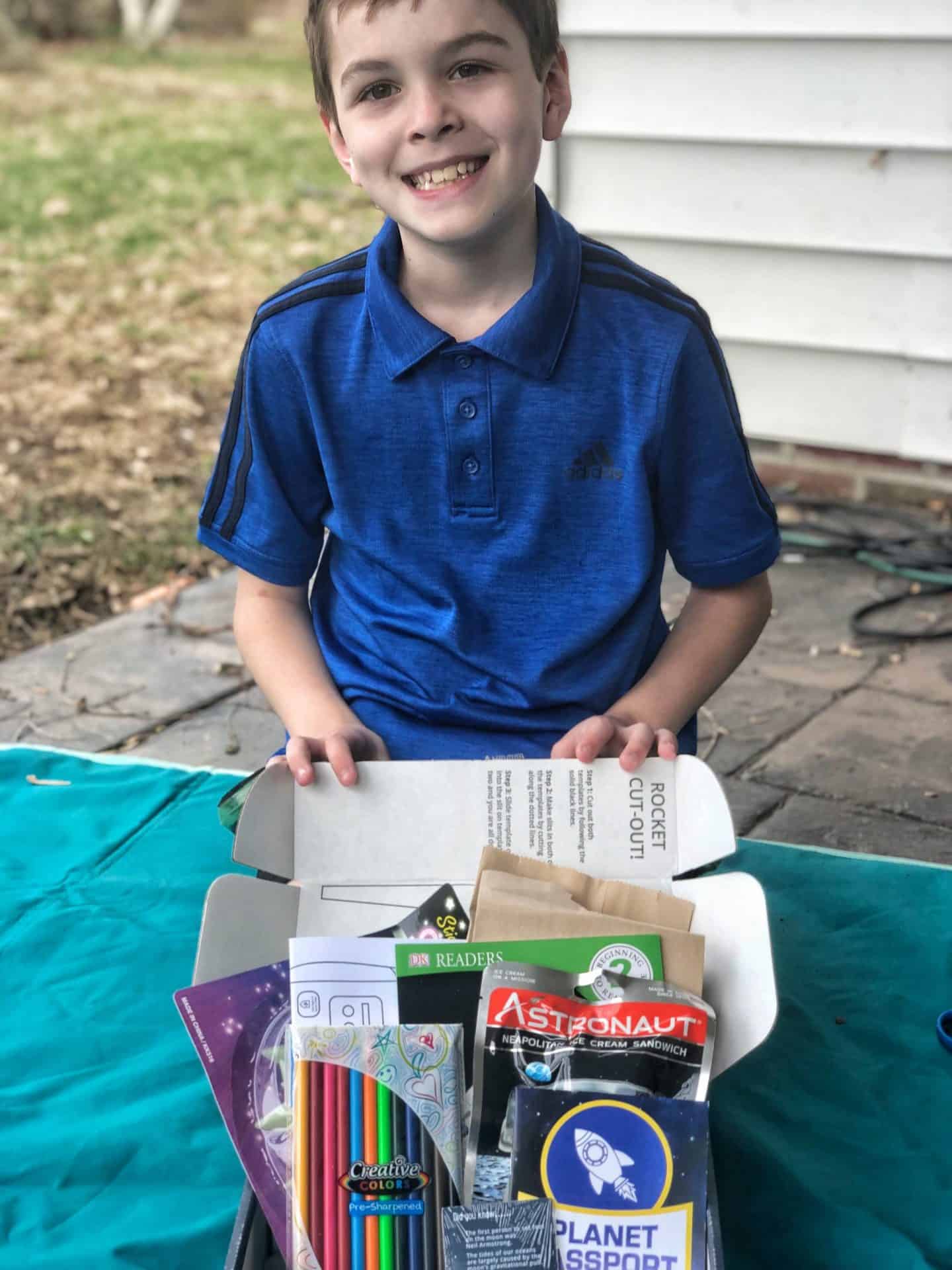 Outerspace kids themed activities #subscriptionbox #affiliate #kidsnightin