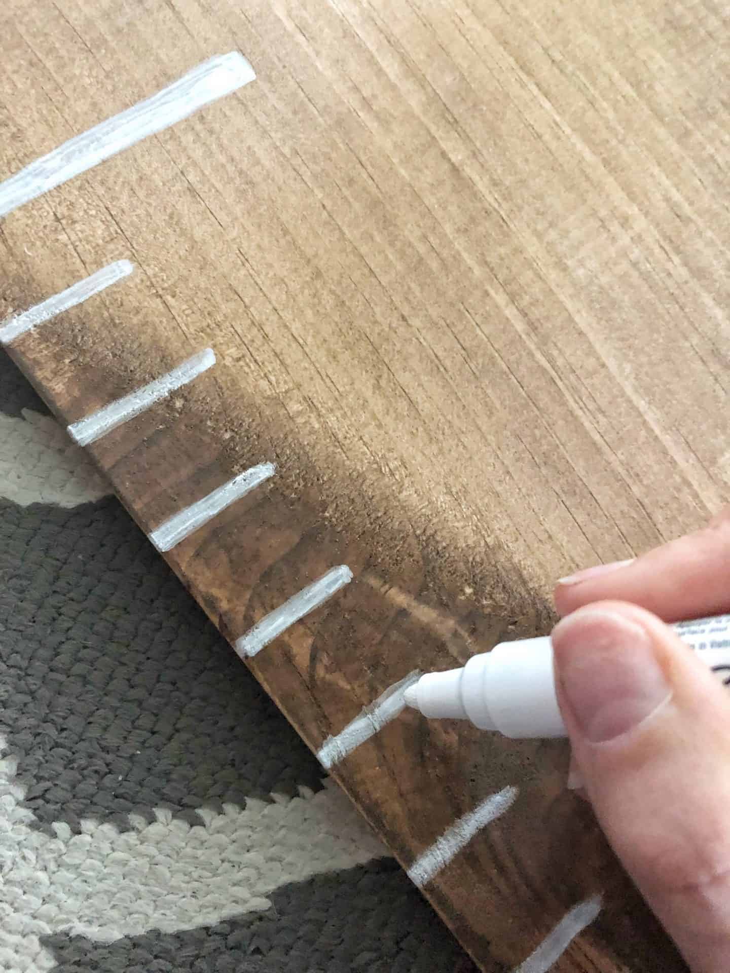 Making a ruler growth chart #DIY #howto #homedecor #homeprojects