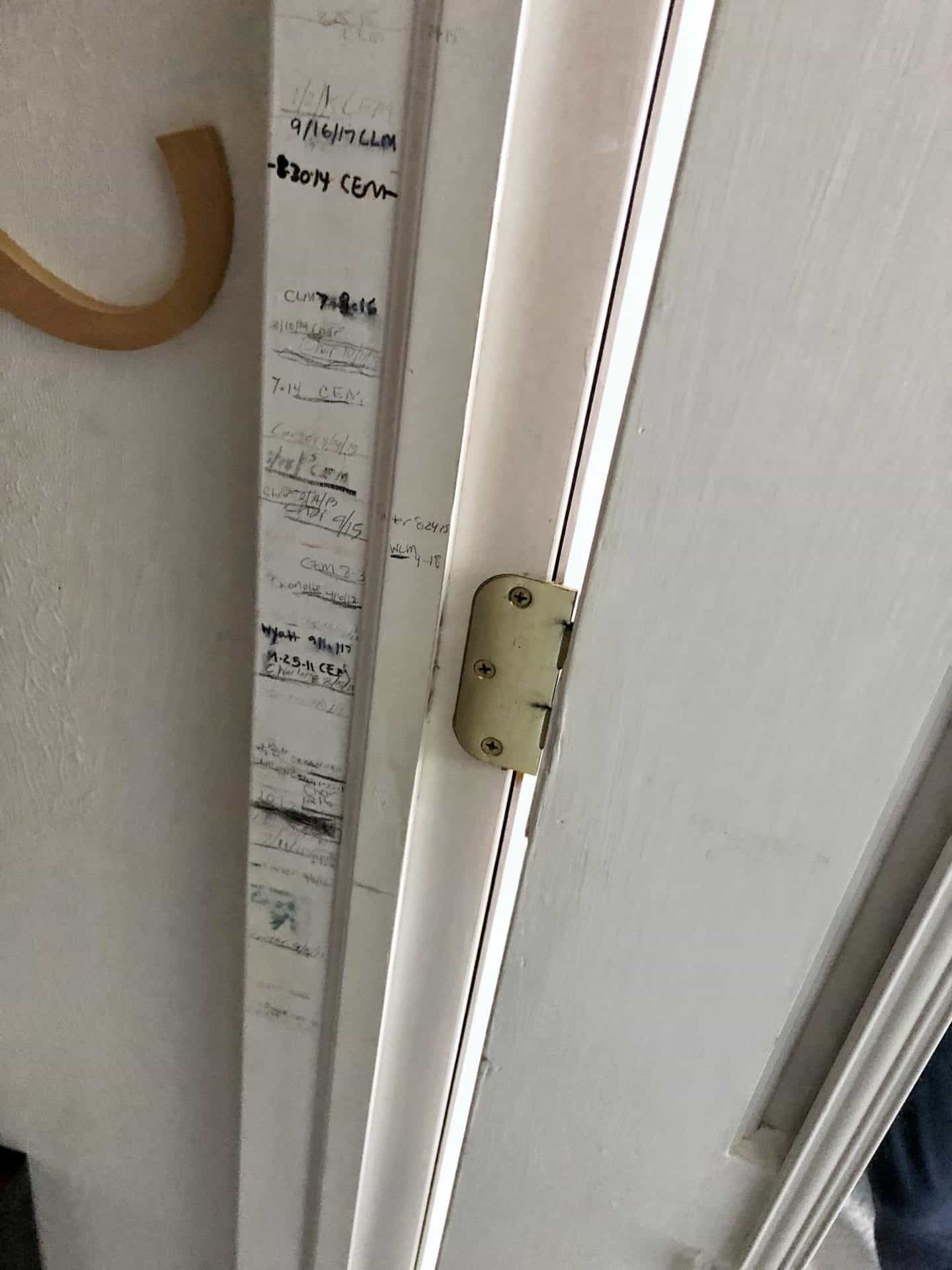 how to save your kids height measurements by making a growth chart #DIY #kids #measurementcharts