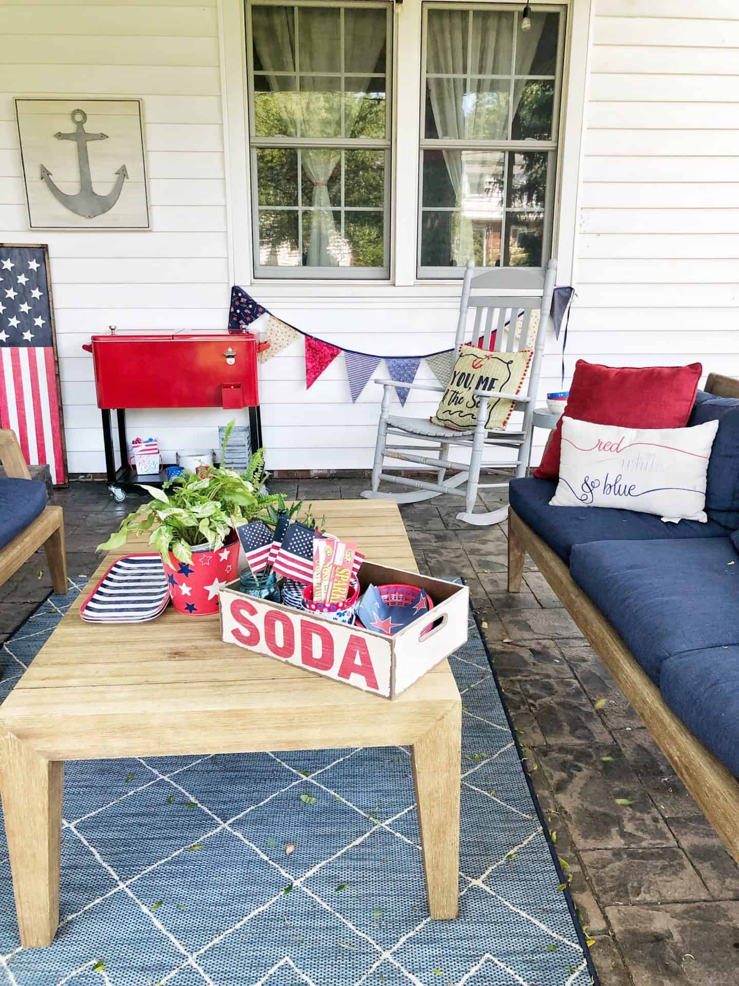 Easy 4th of July decor #patio #outdoor #july4th #patriotic