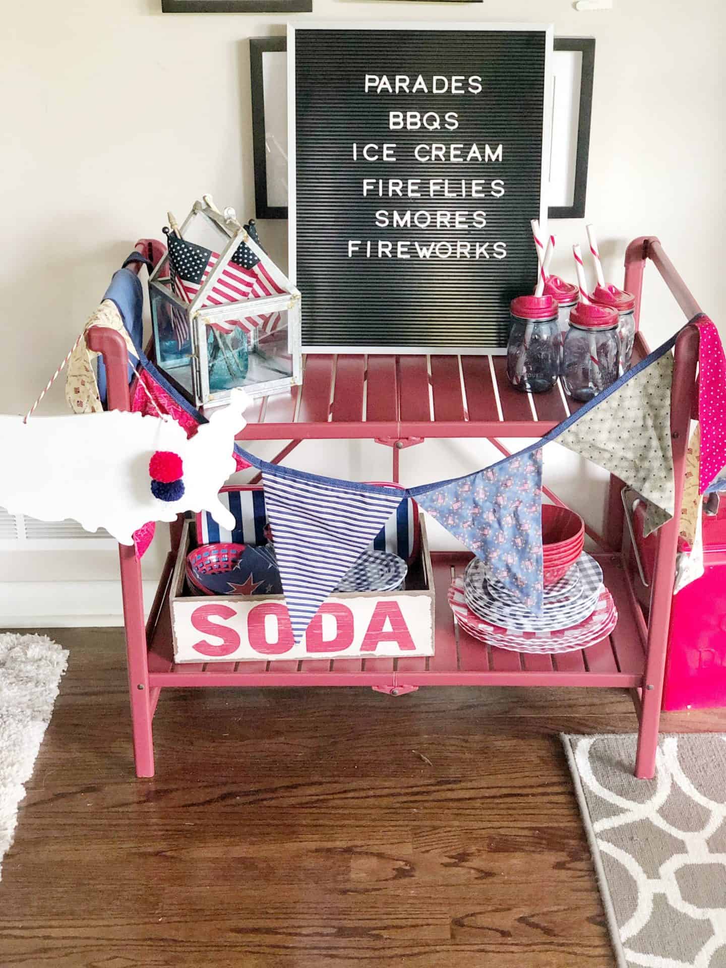 4th of July Bar Cart Style #summerdecor #redwhiteblue #letterboard