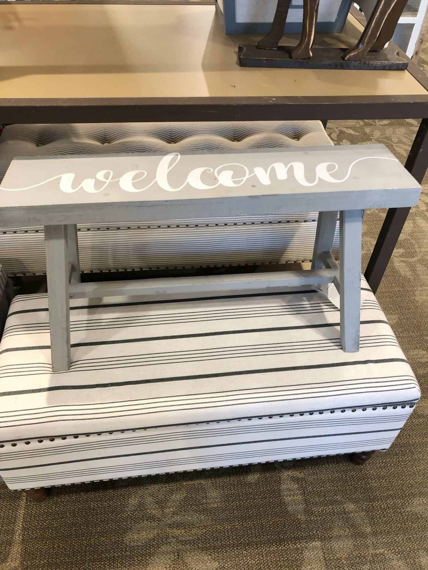 Small Welcome Bench #fixerupper #farmhouse #entryway