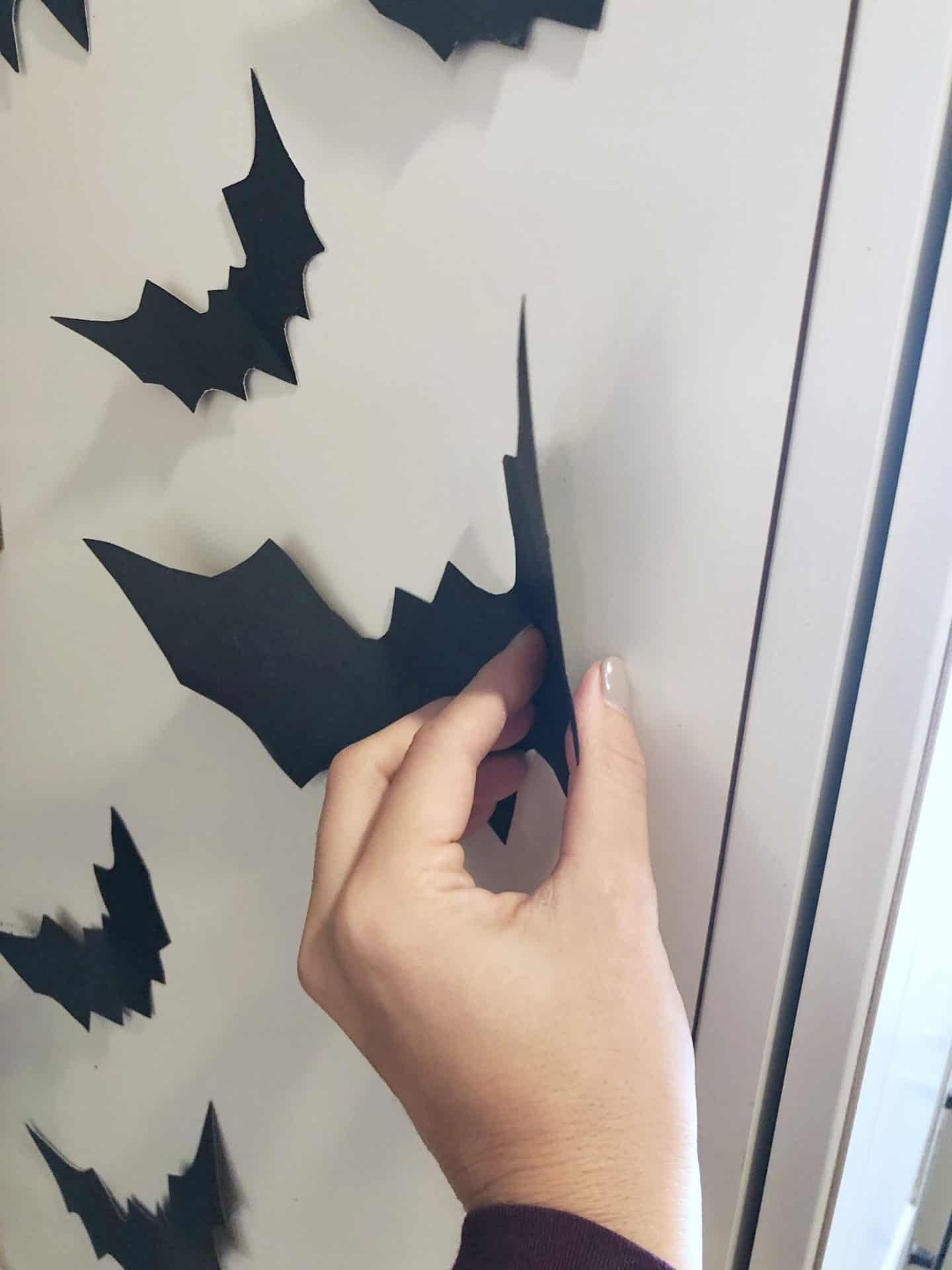 How to make flying bats for Halloween