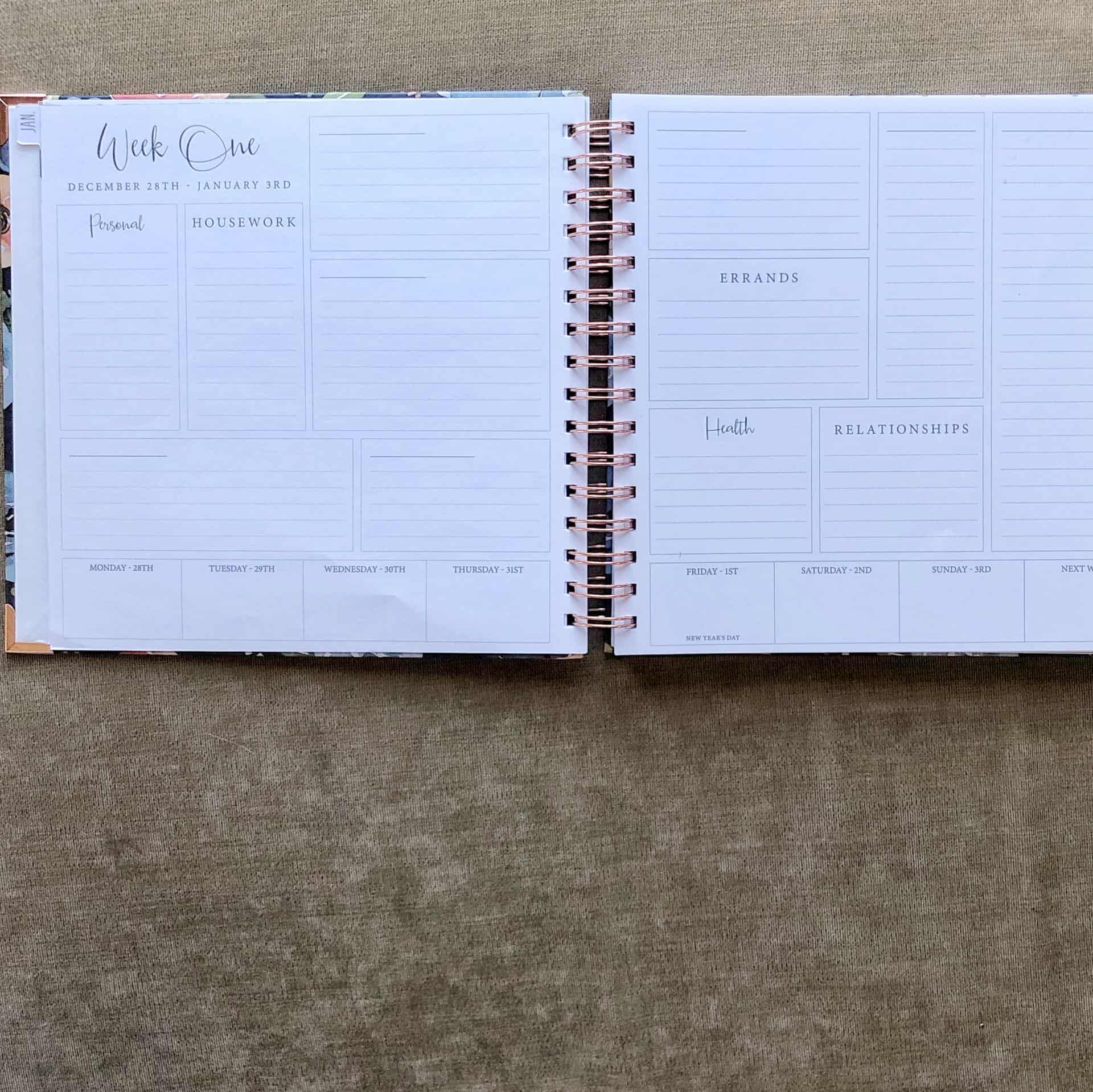 Monthly Planner for Moms #2021 #spacesplanner #affiliate