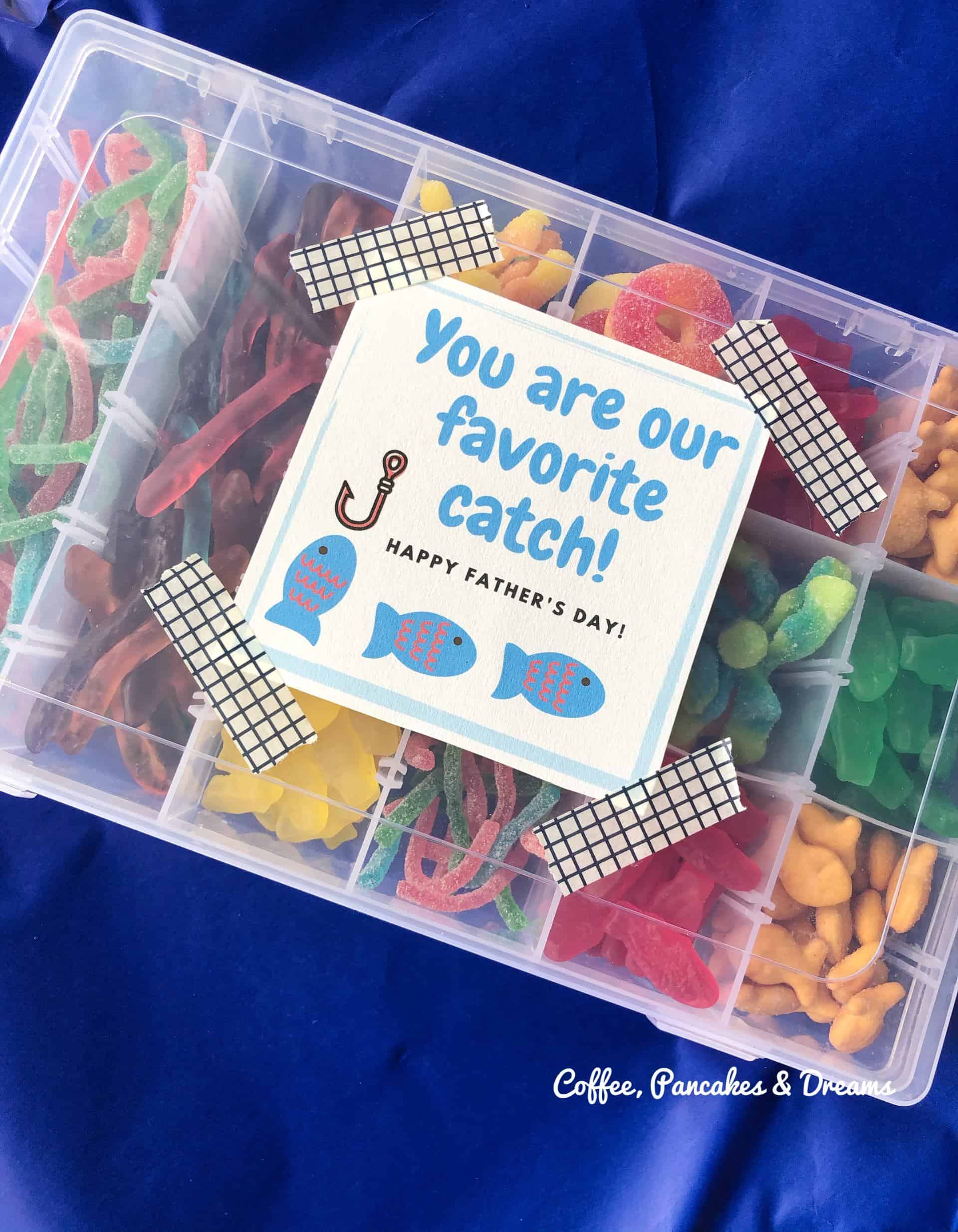 Father's Day DIY Candy Box Gift Idea with Printable Card #dads #fathersdaygifts #giftsfromkids
